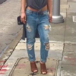 BDG slim BF low rise jeans ripped - size 26W - Urban outfitters